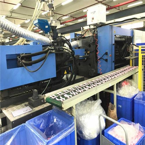 全国塑料工厂整厂机械设备回收 塑料生产加工设备 塑料模具高价回收